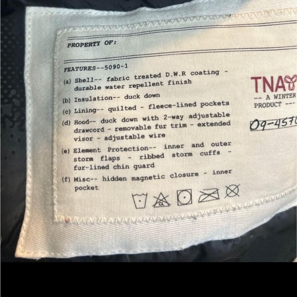 Aritzia TNA down parka - Picture 3 of 4